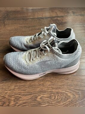 Brooks Women's Gray Knit Running Shoes